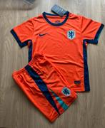 Nederlands elftal voetbaltenue 24/26, Sport en Fitness, Voetbal, Maat XS of kleiner, Ophalen of Verzenden, Nieuw, Set