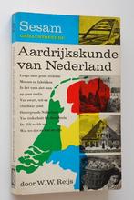 Aardrijkskunde van Nederland - Sesam geïllustreerde (1964), Boeken, Geschiedenis | Vaderland, Verzenden, 20e eeuw of later, Zo goed als nieuw