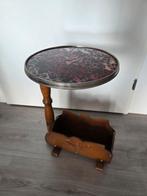 Oude bijzettafel met lektuurbak, Huis en Inrichting, 45 tot 60 cm, Minder dan 55 cm, Gebruikt, Rond