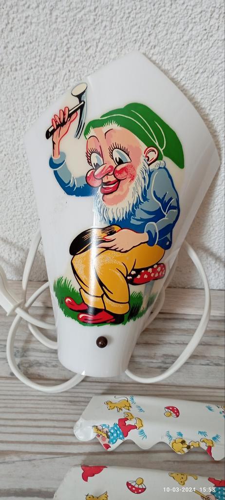 Vintage jaren 60) 70 plexiglas wand lampje  kabouter, Huis en Inrichting, Lampen | Wandlampen, Zo goed als nieuw, Ophalen of Verzenden