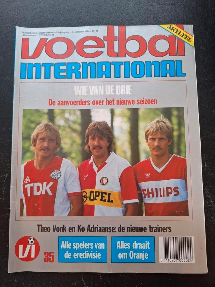 VI Seizoensgids 1984/85 (incl. poster Feyenoord), Verzamelen, Sportartikelen en Voetbal, Zo goed als nieuw, Boek of Tijdschrift