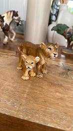 Schleich leeuwin met welp, Ophalen of Verzenden, Gebruikt