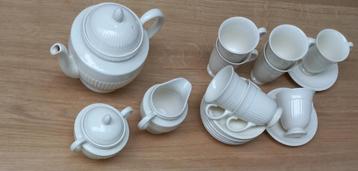 Wedgwood Edme plain koffie-/theeservies met grote theepot beschikbaar voor biedingen