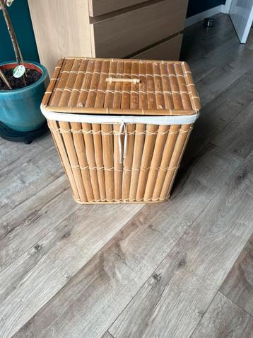 Bamboo wasmand beschikbaar voor biedingen