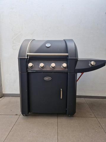 Boretti rubusto gasbarbecue met hoes  beschikbaar voor biedingen