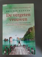 Kristin Hannah - De vergeten vrouwen, Ophalen of Verzenden, Zo goed als nieuw, Nederland, Kristin Hannah