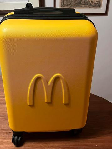 Mc Donald rolkoffer beschikbaar voor biedingen