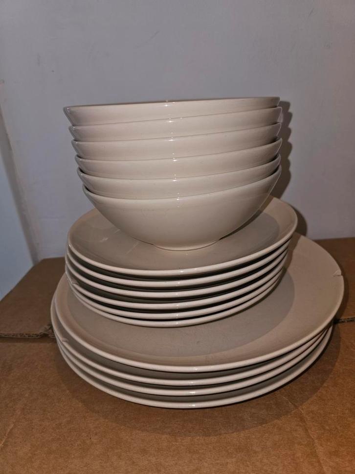 Ikea servies FÄRGKLAR glazend beige, Huis en Inrichting, Keuken | Servies, Gebruikt, Bord(en), Overige stijlen, Ophalen of Verzenden
