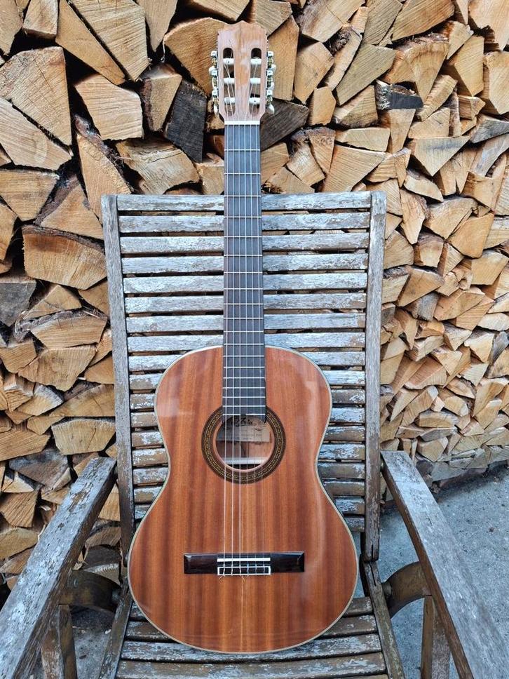 Aria AK-65, Muziek en Instrumenten, Snaarinstrumenten | Gitaren | Akoestisch, Gebruikt, Klassieke of Spaanse gitaar, Ophalen of Verzenden