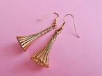 jwg Lange vintage 70s ornament oorbellen goud klr bohemian, Verzenden, Overige materialen, Oorbellen