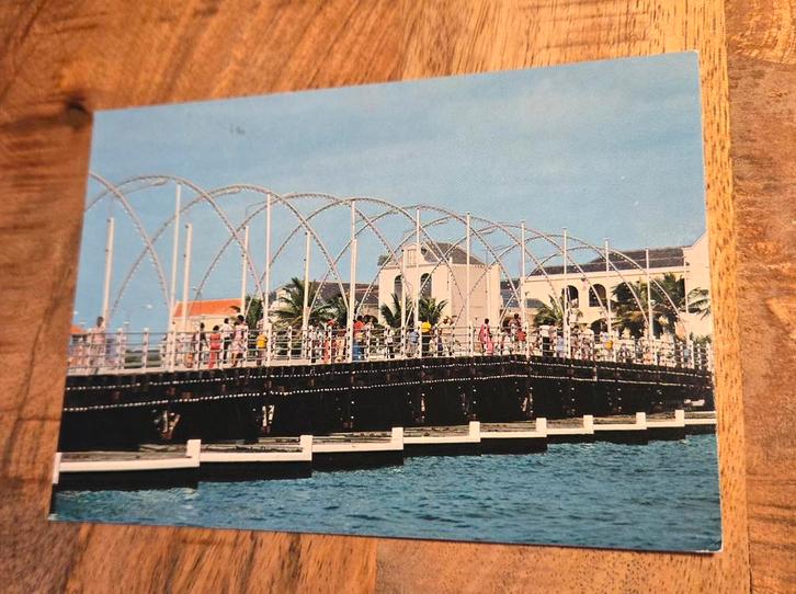 Koningin Emmabrug in Willemstad, Curaçao, Verzamelen, Ansichtkaarten | Buitenland, Ongelopen, Buiten Europa, 1960 tot 1980, Verzenden