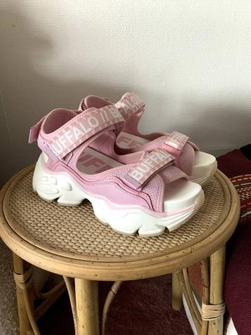 NIEUW Buffalo binary sandalen roze pink beschikbaar voor biedingen