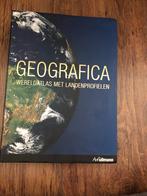 Geografica- wereldatlas met landenprofiel, Boeken, Atlassen en Landkaarten, Ophalen of Verzenden, Zo goed als nieuw