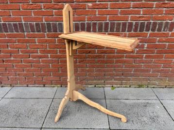 Antiek grenen bedtafel, serveertafel, bedtray. beschikbaar voor biedingen