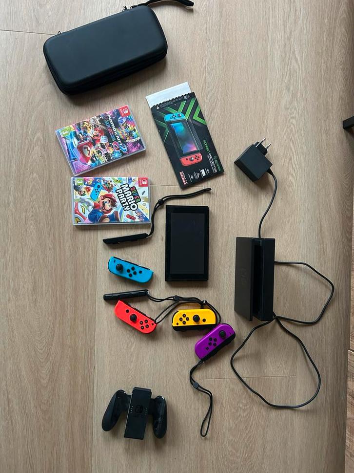 Nintendo Switch Compleet + 4 Controllers & Games!, Spelcomputers en Games, Games | Nintendo Switch, Zo goed als nieuw, Overige genres