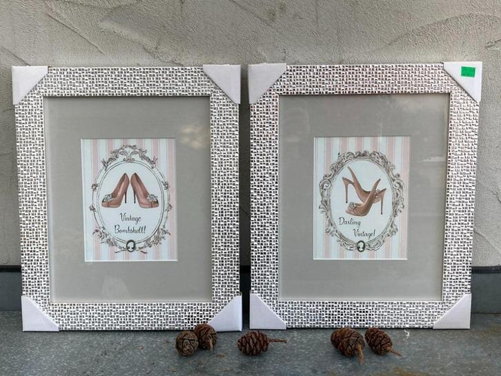 SCHILDERIJ NAALDHAK SCHOENEN SET MET ZILVEREN LIJST 43X36 cm, Huis en Inrichting, Woonaccessoires | Schilderijen, Tekeningen en Foto's