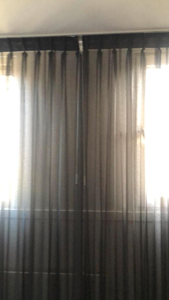 Antraciet grijze gordijn Inbetween, Huis en Inrichting, Stoffering | Gordijnen en Lamellen, Zo goed als nieuw, 200 cm of meer