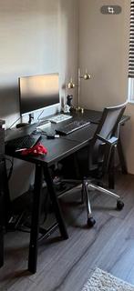 Ikea bureau zwart, Ophalen, Zo goed als nieuw, Bureau