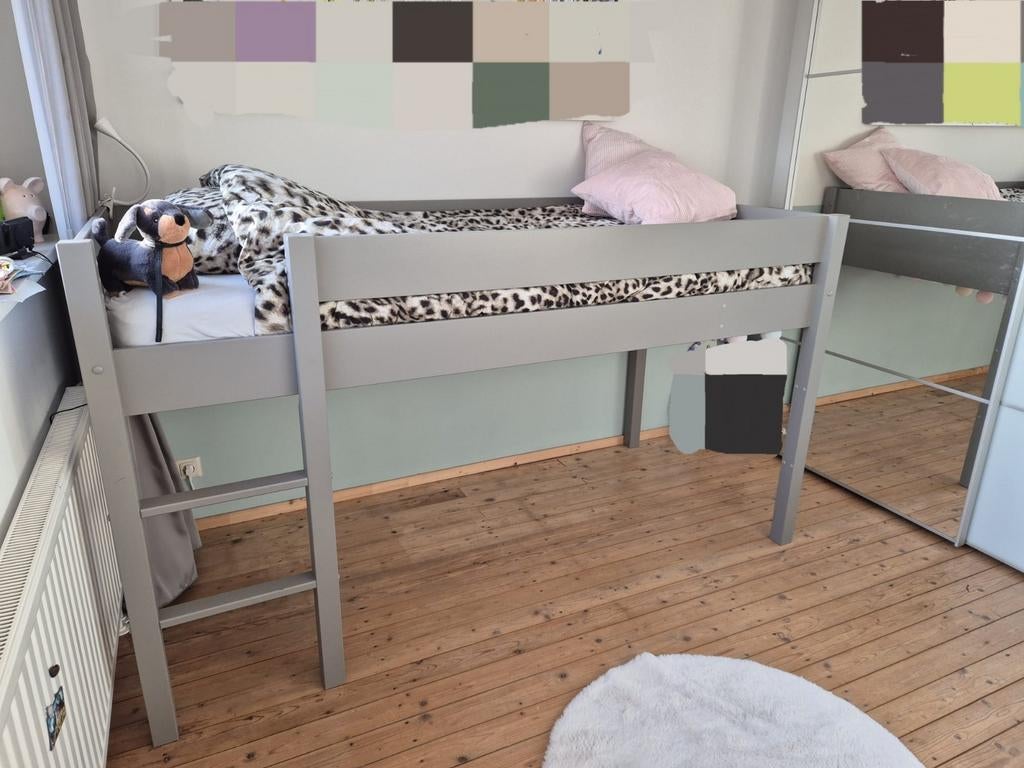 Mooie grijze hoogslaper, Kinderen en Baby's, Kinderkamer | Stapelbedden en Hoogslapers, Ophalen, Zo goed als nieuw, Hoogslaper