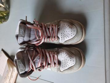 Nike air Jordan meisje maat 35 beschikbaar voor biedingen