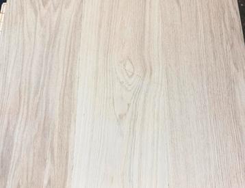 Eiken lamelparket ca. 60m2 nieuw geschuurd onbehandeld beschikbaar voor biedingen