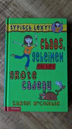 K. MacCombie • Chaos, geheimen en het grote cadeau, Boeken, Ophalen of Verzenden, Zo goed als nieuw, K. MacCombie