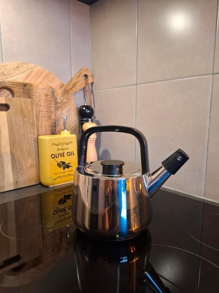 Zwilling plus fluitketel, Huis en Inrichting, Keuken | Potten en Pannen, Zo goed als nieuw, Kookpan of Snelkookpan, Rvs, Ophalen of Verzenden