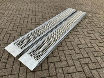 Saris set oprijplaten/aluminium rijplaten 250x30CM 2800KG  beschikbaar voor biedingen
