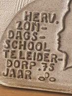 Keramiek 75 jr Hervormde Zondagsschool Leiderdorp 1881 -1962, Ophalen
