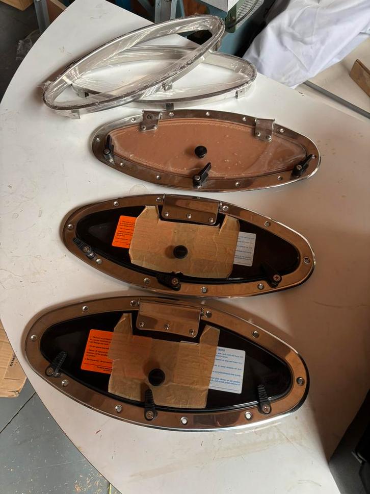Bomar patrijspoorten met muggenhor, Watersport en Boten, Bootonderdelen, Zo goed als nieuw, Overige typen, Zeilboot of Motorboot