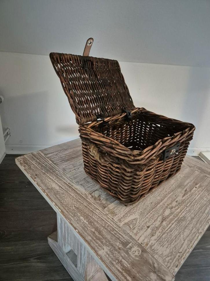 NewLooxs Fietsmand met Klep - 24L - NIEUW, Fietsen en Brommers, Fietsaccessoires | Fietsmanden, Nieuw, Fietsmand, Ophalen of Verzenden