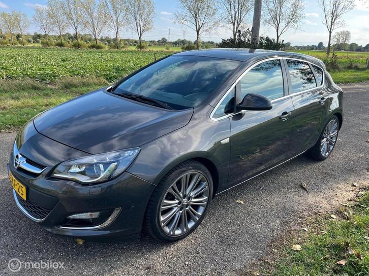 Opel Astra 1.4 Turbo Sport (140pk) Leder/Xenon/Navi/Camera, Auto's, Opel, Particulier, Te koop, Astra, ABS, Achteruitrijcamera