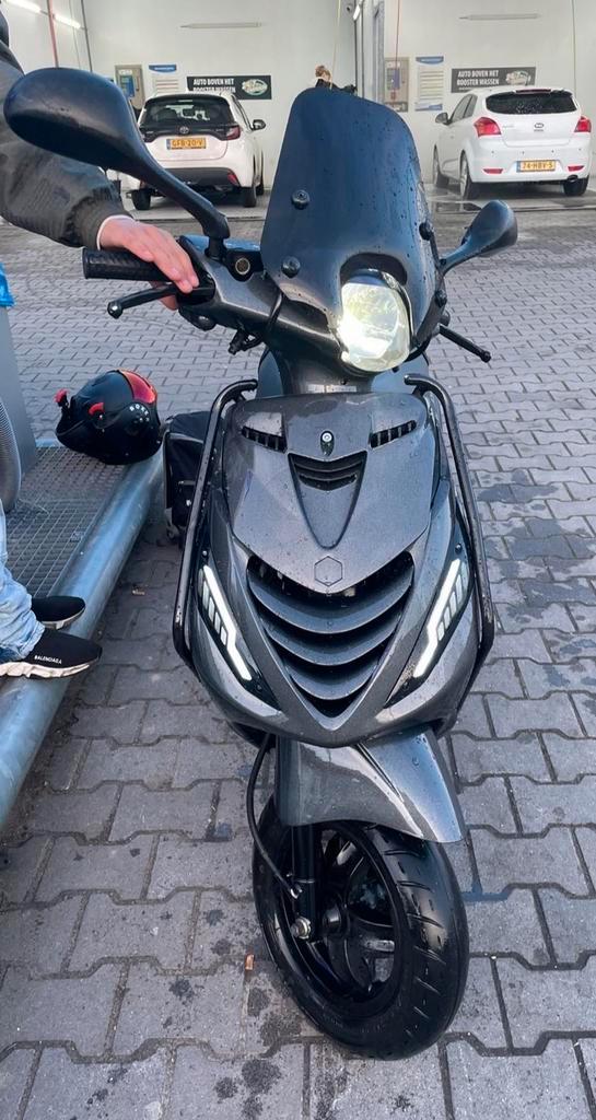 Piaggio zip, Fietsen en Brommers, Brommeronderdelen | Scooters, Zo goed als nieuw, Ophalen