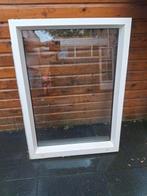 Kunstof kozijn inclusief raam, Doe-het-zelf en Verbouw, Kunststof, Gebruikt, Raamkozijn, Inclusief glas