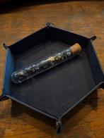 Set dobbelstenen in buisje, Ophalen of Verzenden, Zo goed als nieuw, Overige soorten, Toebehoren