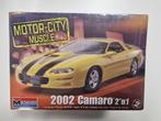 Camaro 2 in 1 (2002)  Monogram, Hobby en Vrije tijd, Modelbouw | Auto's en Voertuigen, Monogram, Zo goed als nieuw, Auto, Ophalen