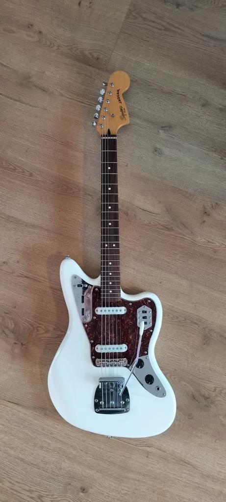 Jaguar gitaar, Squier Vintage Modified Olympic White, Muziek en Instrumenten, Snaarinstrumenten | Gitaren | Akoestisch, Zo goed als nieuw