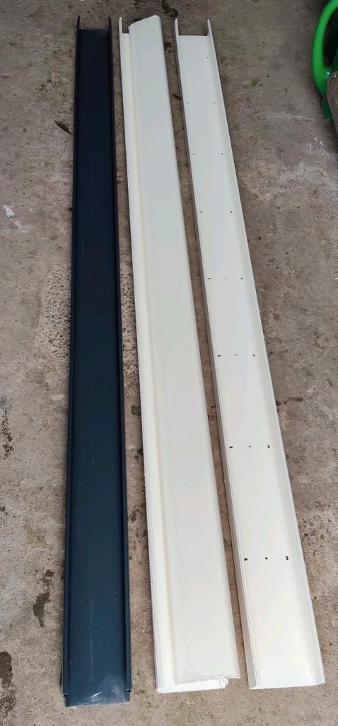 Kabelgoten: 1x zwart, 2x wit (2 meter), Doe-het-zelf en Verbouw, Buizen en Afvoer, Nieuw, Overige typen, Pvc, 2 tot 4 meter, 80 mm of meer