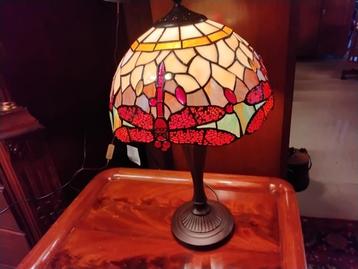 Tiffany lamp. beschikbaar voor biedingen