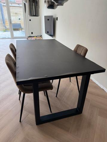Te koop! Eettafel Lenzo Zwart beschikbaar voor biedingen