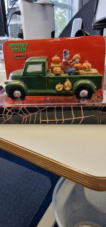 Lemax Spooky Town Halloween Auto  beschikbaar voor biedingen