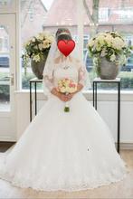 Prachtige trouwjurk inclusief sluier - kant, Ophalen, Zo goed als nieuw, Wit, Trouwjurk