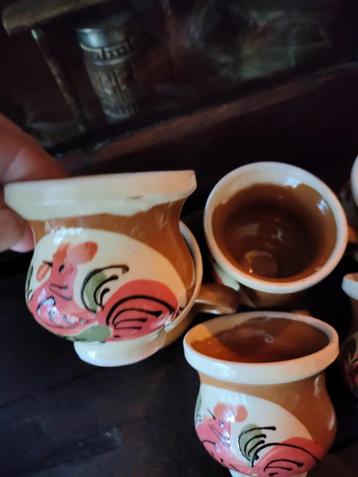Keramiek handgemaakte beschilderd Haan/kip kopjes beschikbaar voor biedingen