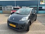 Peugeot 107 1.0 Access Accent / Airco / Radio met aux / Nieu, Voorwielaandrijving, Euro 5, Gebruikt, 4 stoelen
