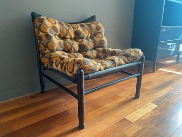 Vintage Fauteuil met Retro Design beschikbaar voor biedingen