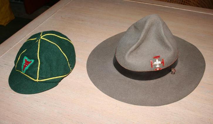 Vintage Scouting hoed mt.56 en petje, Verzamelen, Scouting, Gebruikt, Pet, Hoed of Sjaal, Ophalen of Verzenden