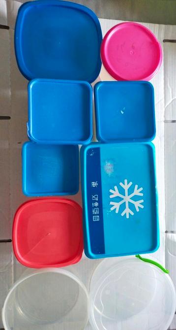 Plastic bakjes beschikbaar voor biedingen