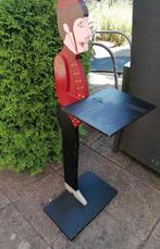 Bijzettafeltje butler, Ophalen