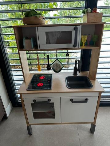 Mooi Ikea Duktig speel / kinder keukentje met toebehoren beschikbaar voor biedingen