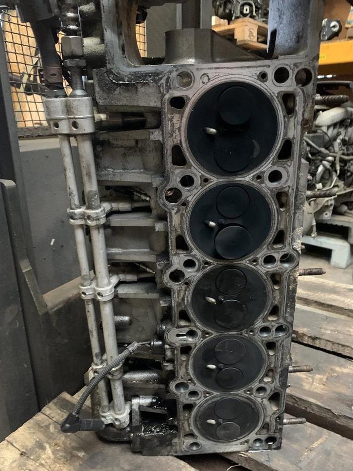 Volkswagen T5 AXD AXE cilinderkop, Auto-onderdelen, Motor en Toebehoren, Volkswagen, Gebruikt, Ophalen